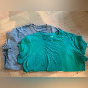 Universal Thread Bundle of 2 Crewneck T-shirts | Women’s Small